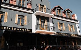 Hotel Dynasty